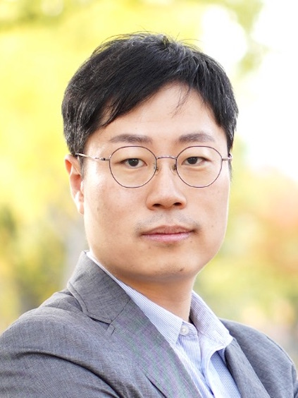 <a href="https://cocoanlab.github.io/">Choong-Wan (Wani) Woo</a>